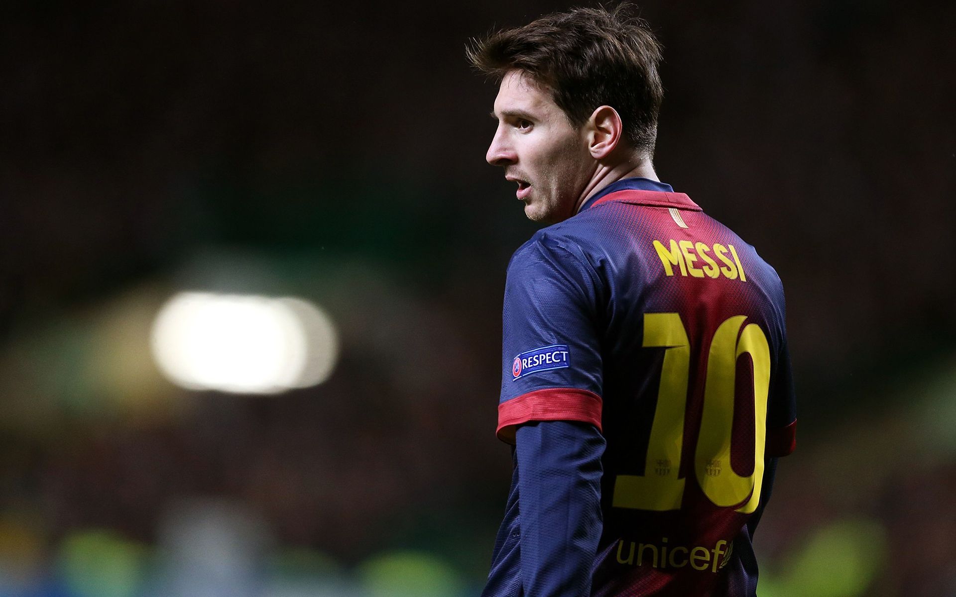 更使得他从 更使得他从