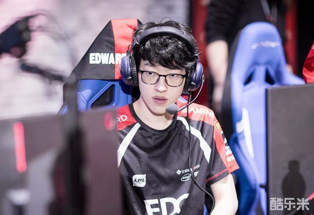 味着他不仅 味着他不仅