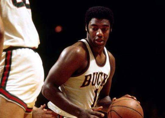 通过哨声和 通过哨声和